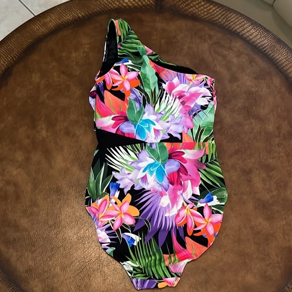 Shape Solver By Penbrooke Women’s Size 8 One Shoulder One-Piece Floral Swimsuit - Picture 4 of 9